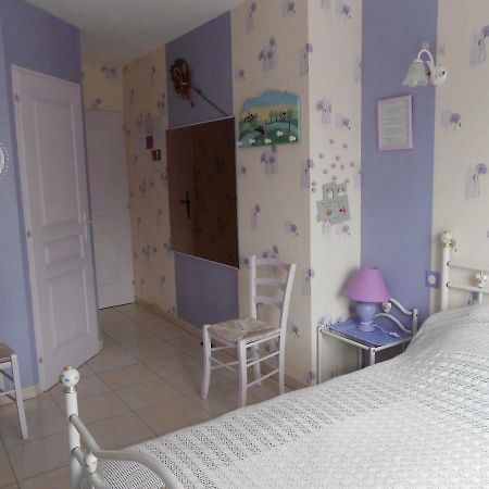 Bed and Breakfast La Roche bleue Saint-Laurent-de-la-Prée Exterior foto
