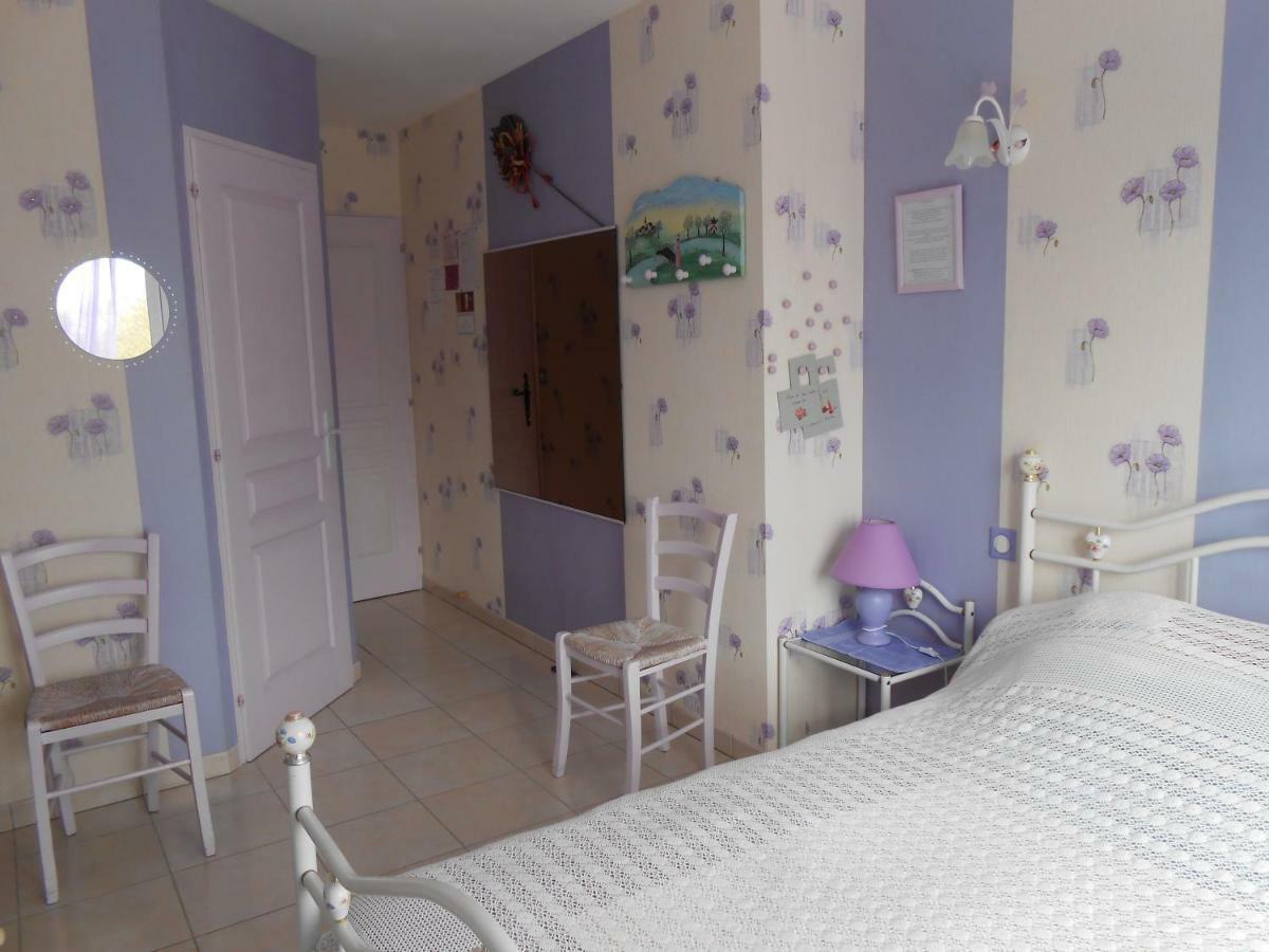 Bed and Breakfast La Roche bleue Saint-Laurent-de-la-Prée Exterior foto